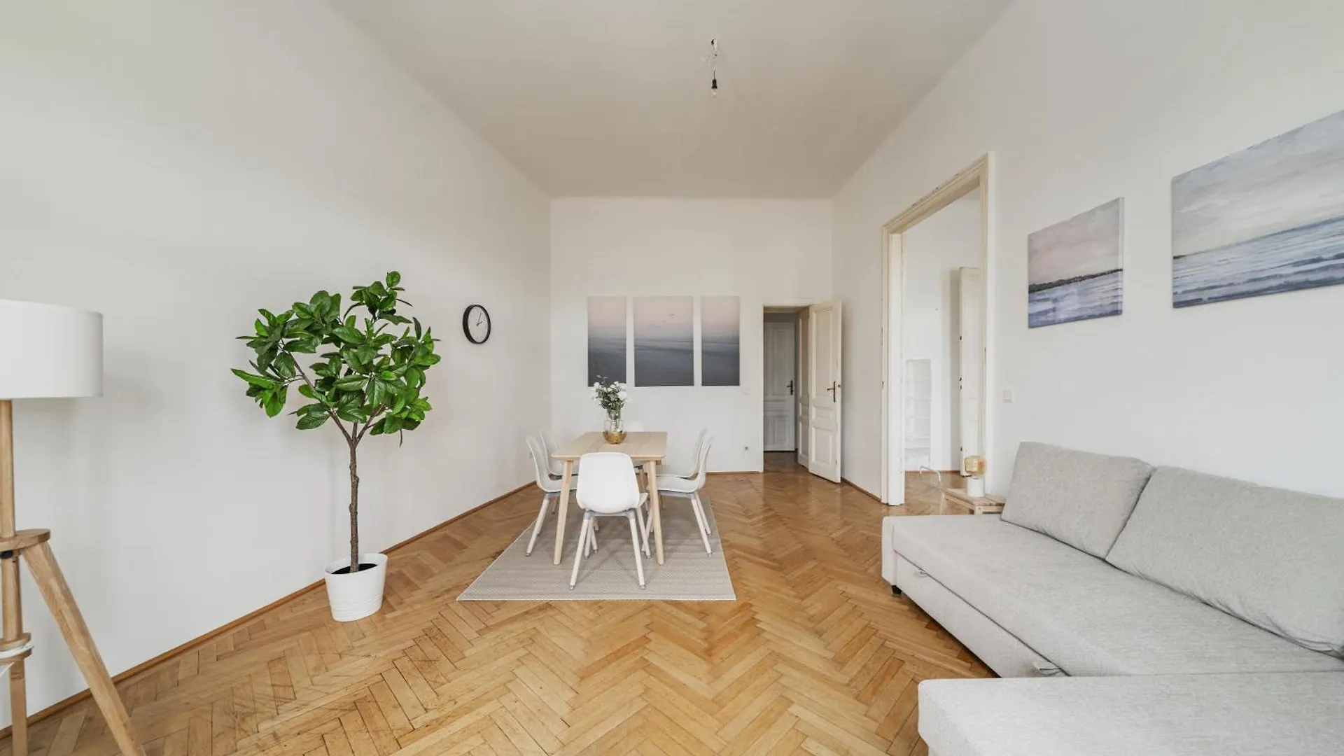Family & Friends Hub Apartment Vienna Austria